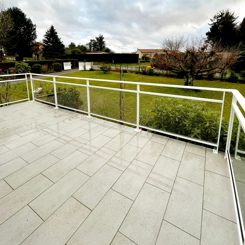 Garde-corps Kostum blanc vitré