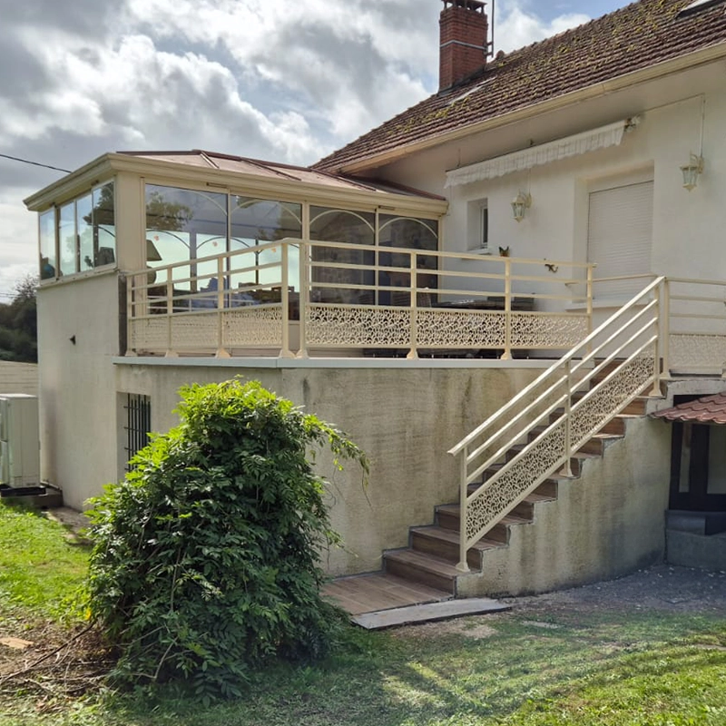 Garde-corps Kostum avec décor Fresk